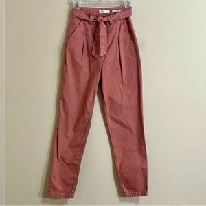 HOLLISTER Pleated Ultra High-Rise Cropped‎ Cuffed Belted Pants Pink Size 1